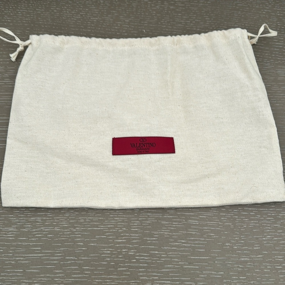Valentino dustbag
